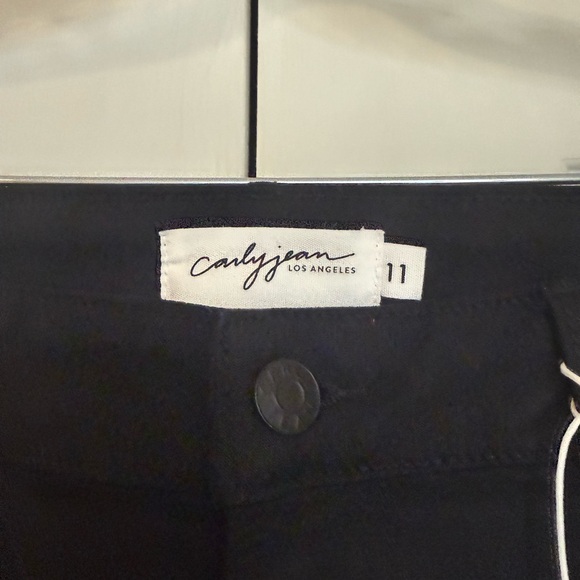 Carly Jean Los Angeles Women’s Kate Slim Distressed Black Jean Feminine Size 11 - Picture 3 of 7